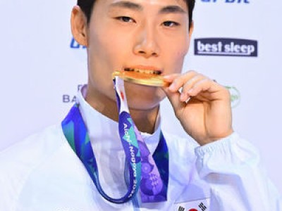 이준석 아시안게임 금메달로 귀국해 환호받음