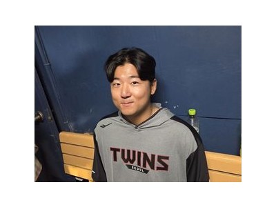 송승기 첫 연패 끊으며 승리 LG 팬들 환호